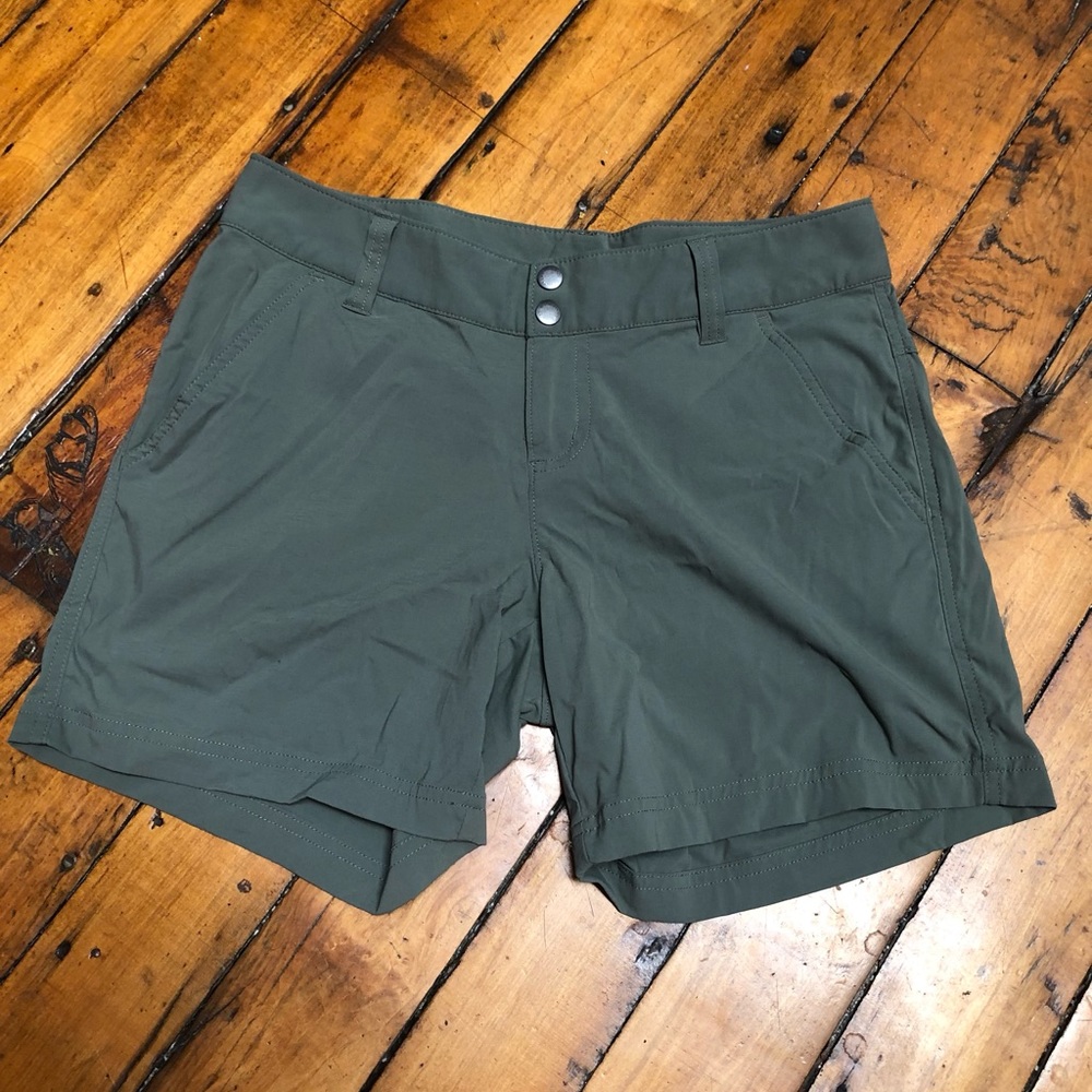 Columbia Olive Green Shorts, size 8